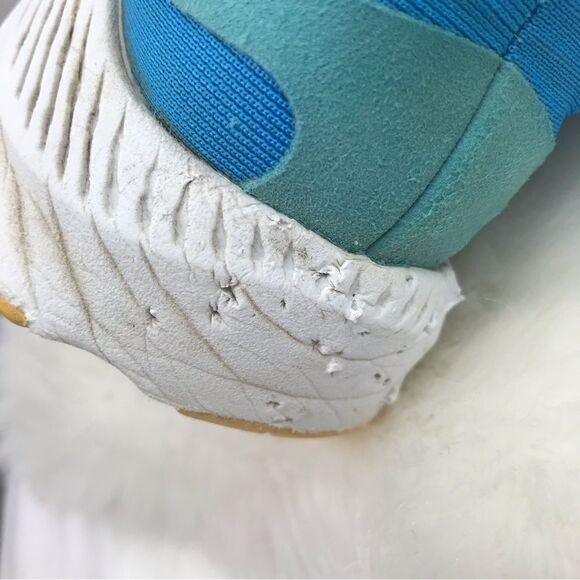 Topo Cyclone Sky /Gold Athletic Running Shoes - Picture 8 of 16